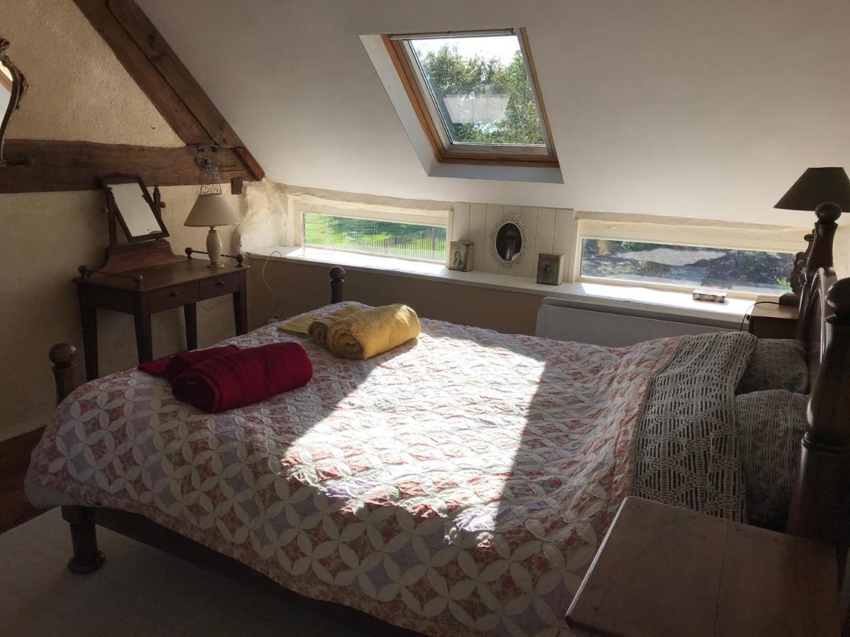 Le Jardin Des Fees Bed & Breakfast Savigny-le-Vieux Exterior photo