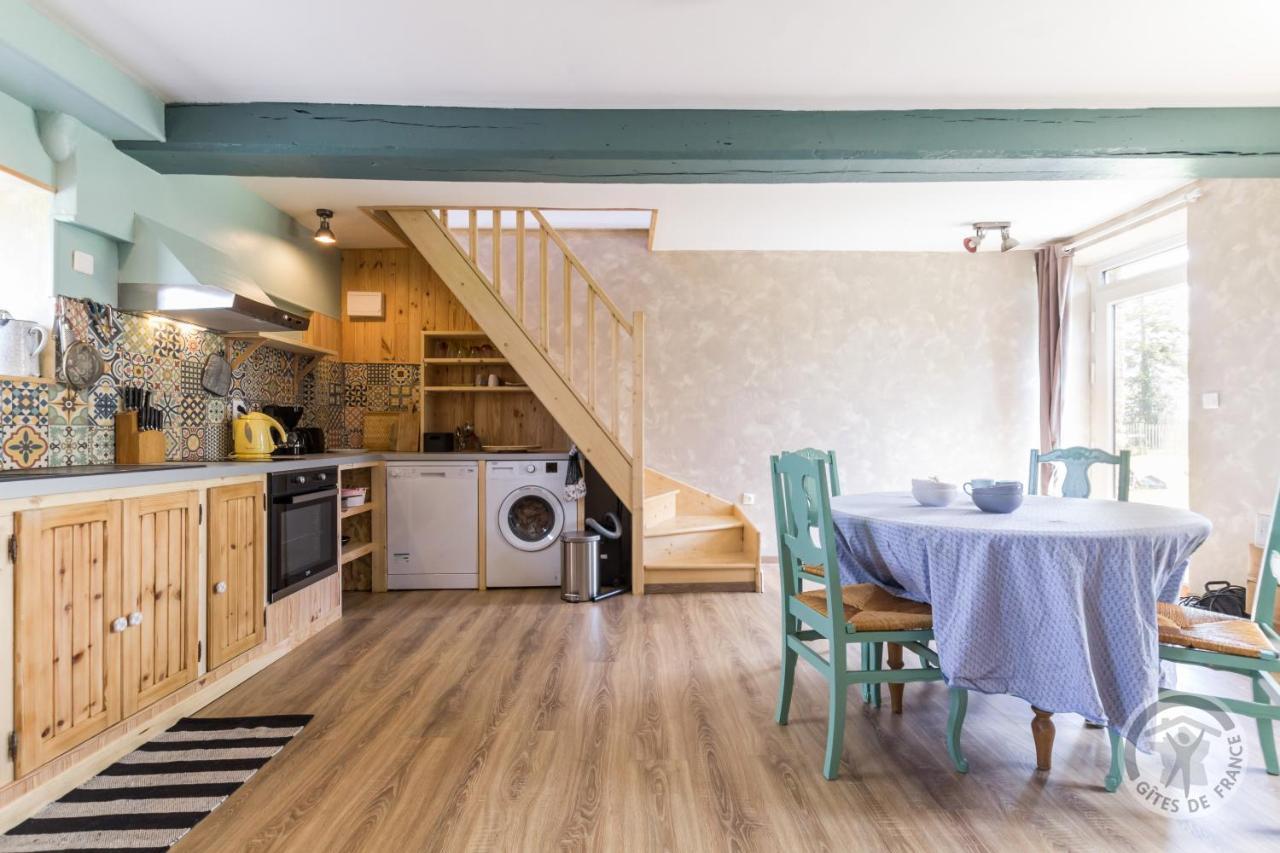 Le Jardin Des Fees Bed & Breakfast Savigny-le-Vieux Exterior photo